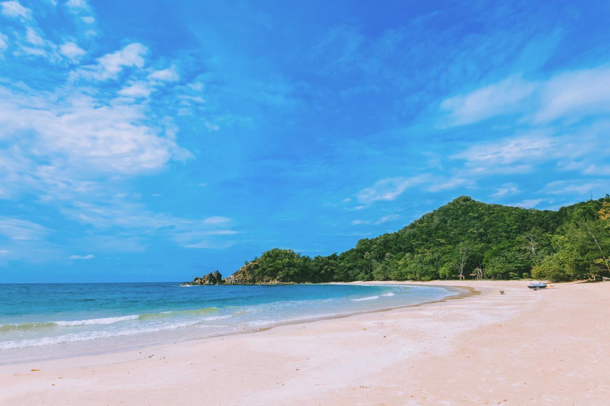 Dolphin Bay Island Resort Kota Belud ภายนอก รูปภาพ