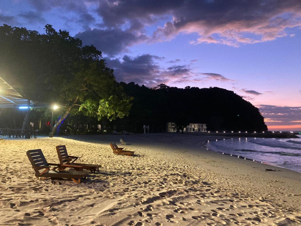 Dolphin Bay Island Resort Kota Belud ภายนอก รูปภาพ