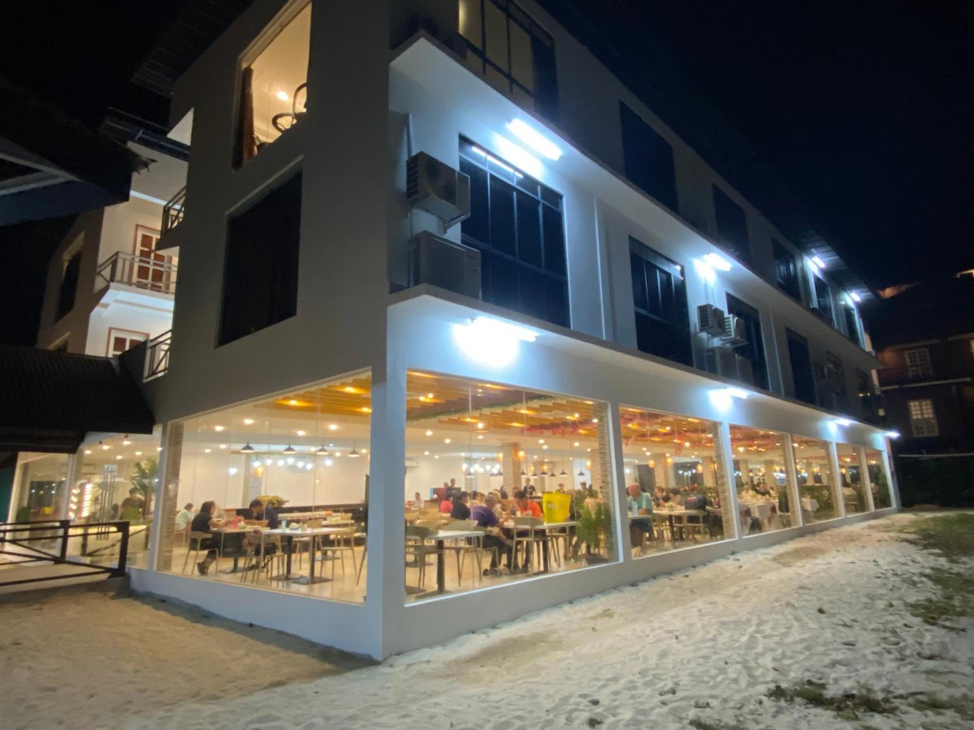 Dolphin Bay Island Resort Kota Belud ภายนอก รูปภาพ