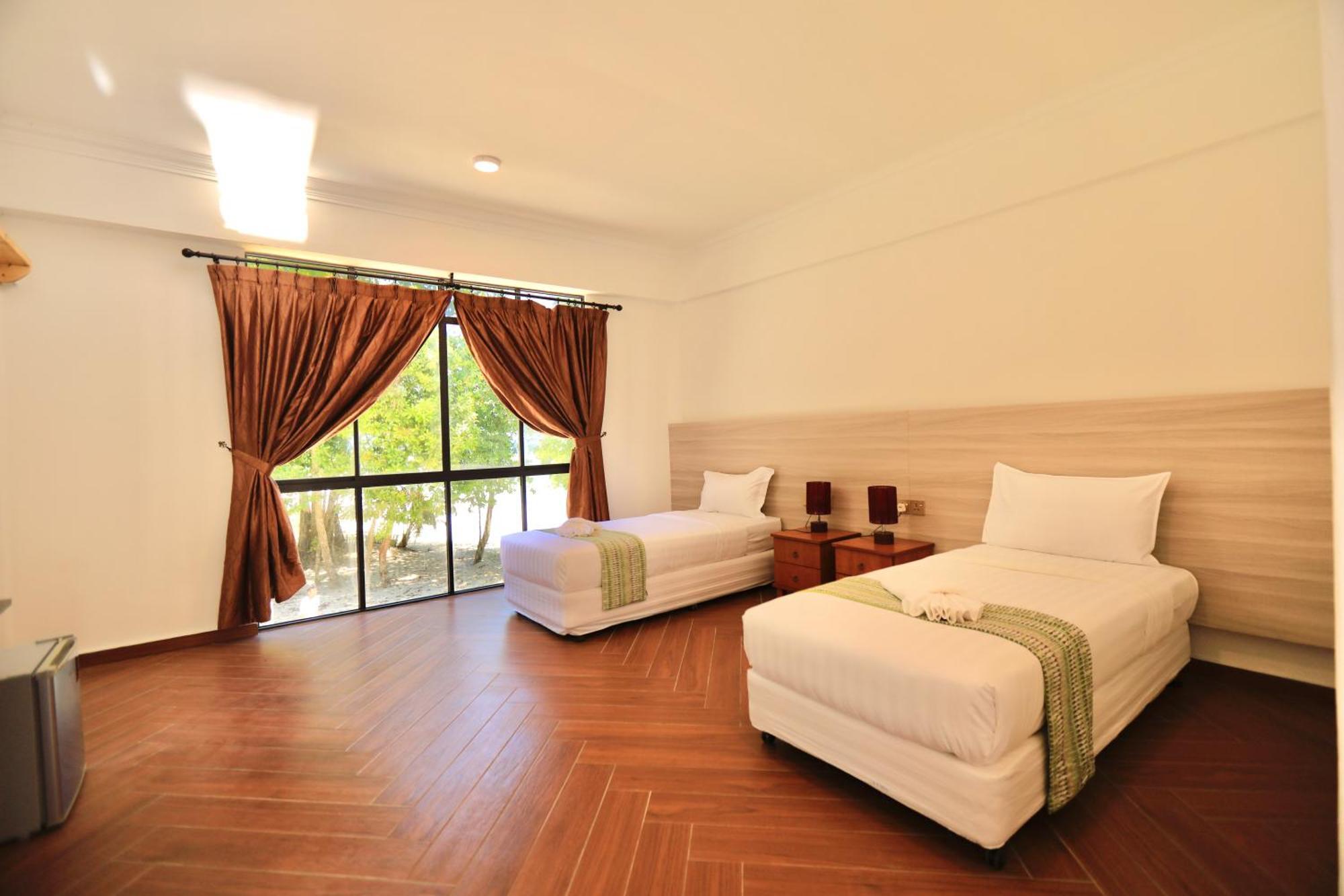 Dolphin Bay Island Resort Kota Belud ภายนอก รูปภาพ